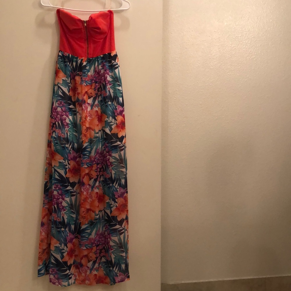 Colorful, floral dress! ♡